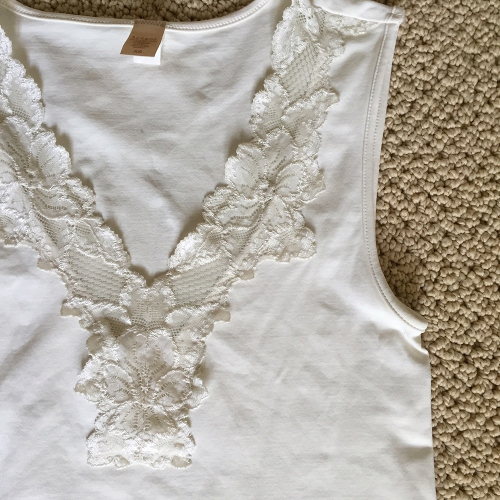 Banana Republic cream lace trim tank
